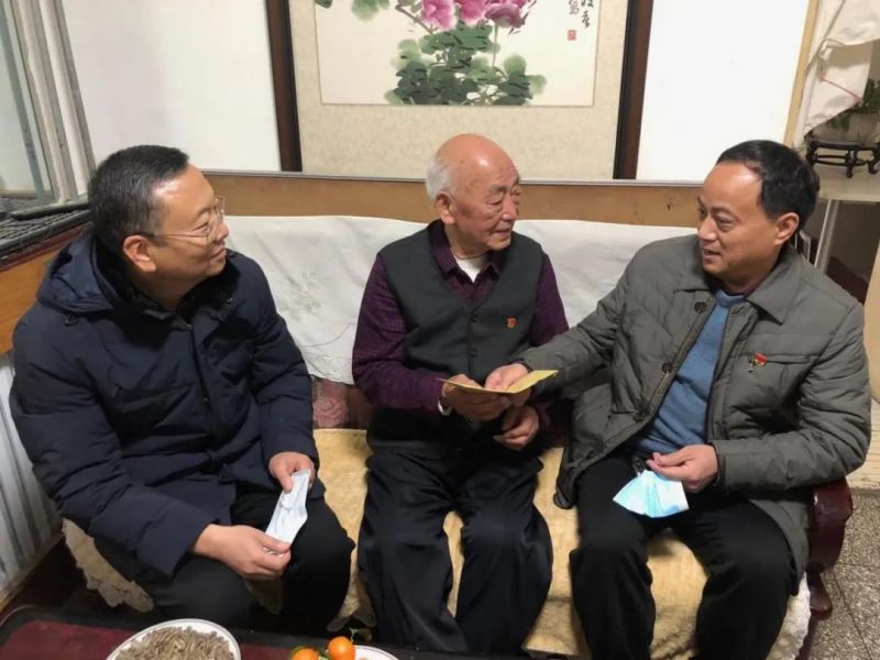 弘義集團(tuán)開展春節(jié)前走訪慰問生活困難黨員、老黨員、老干部活動